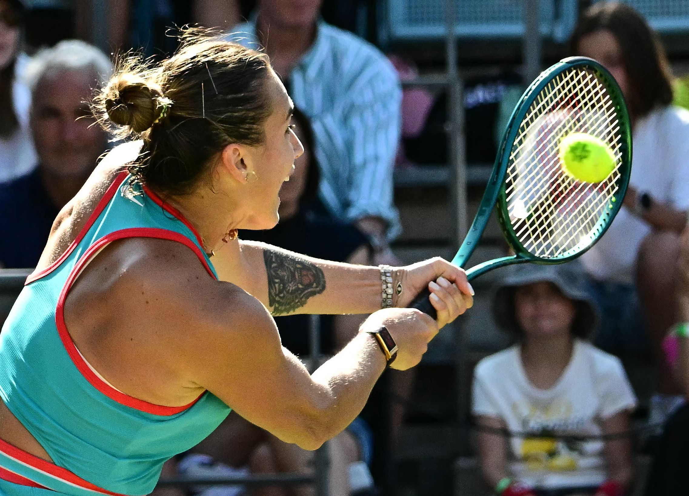 包含阿扎伦卡连续二十场比赛得分超过赛事规则更新，独行侠挑战极限！的词条