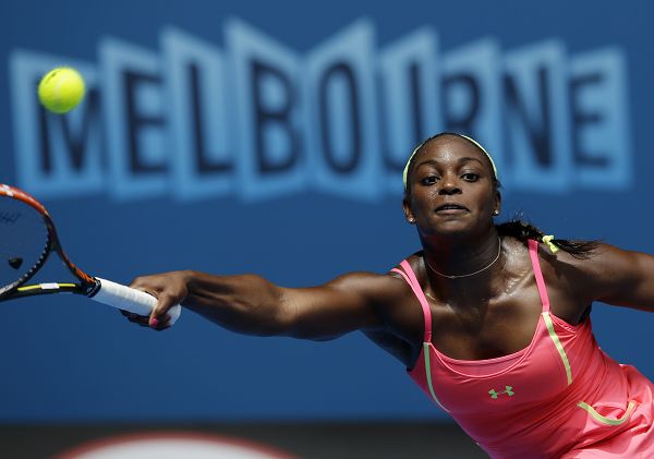 包含阿扎伦卡连续二十场比赛得分超过赛事规则更新，独行侠挑战极限！的词条